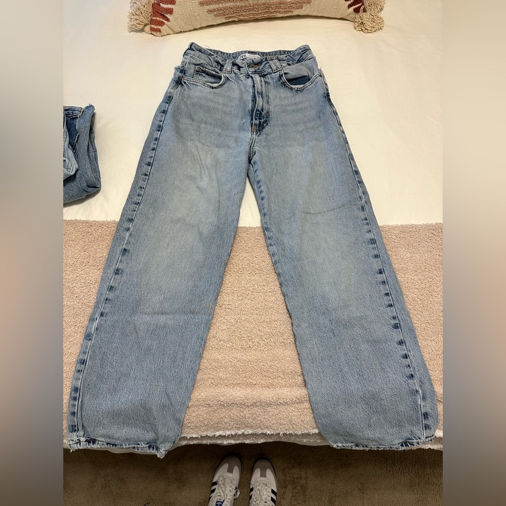 ZARA straight leg jean size 6